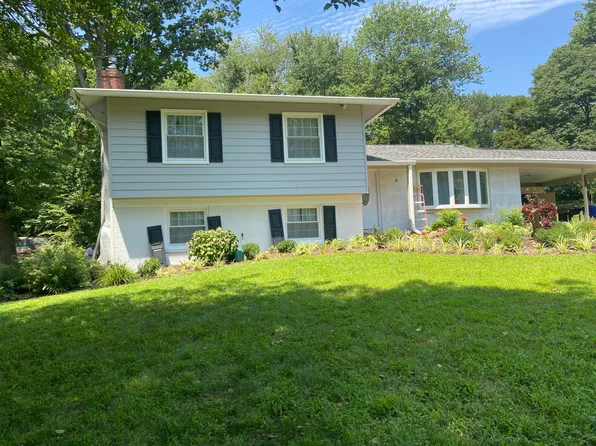 17804 Park Mill Dr, Derwood, MD 20855