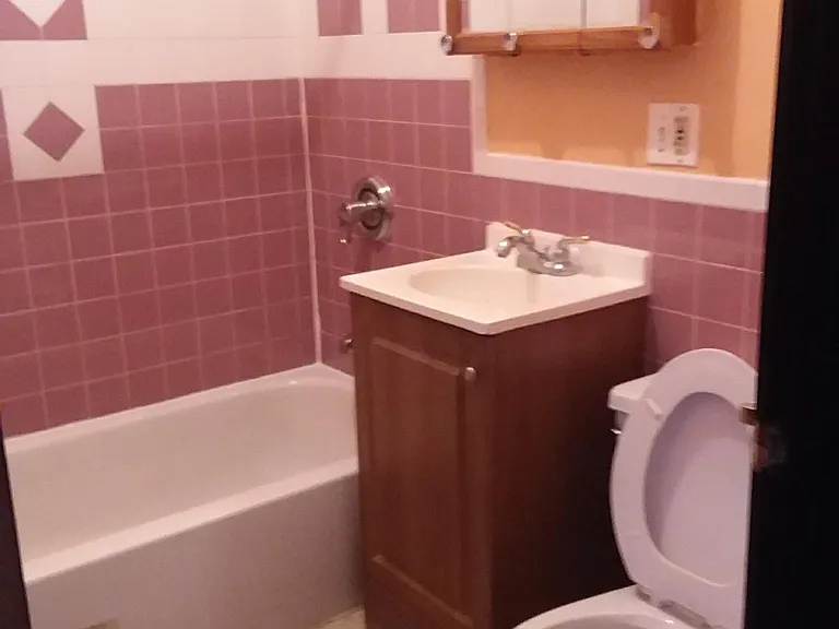 6840 1/2 S Perry Ave #3W — Photo 6