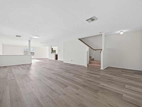 5th image of 7703 Greenwood Point Dr