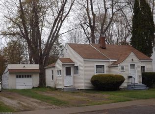 621 Buffalo St, Conneaut, OH 44030