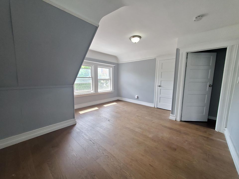2nd image of 34 Tremont St Floor 3