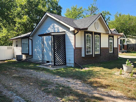 4th image of 763 N Custer Ave