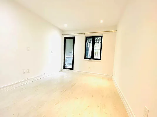 Rented by GROOME REALTY LLC | media 21