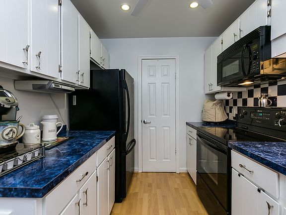 5th image of 2931 S Columbus St APT A2