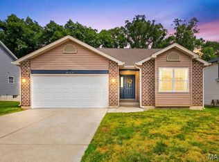27471 Forest Ridge Ct, Warrenton, MO 63383