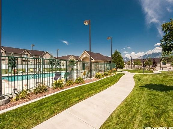 2nd image of 1603 W Wyngate Park Dr