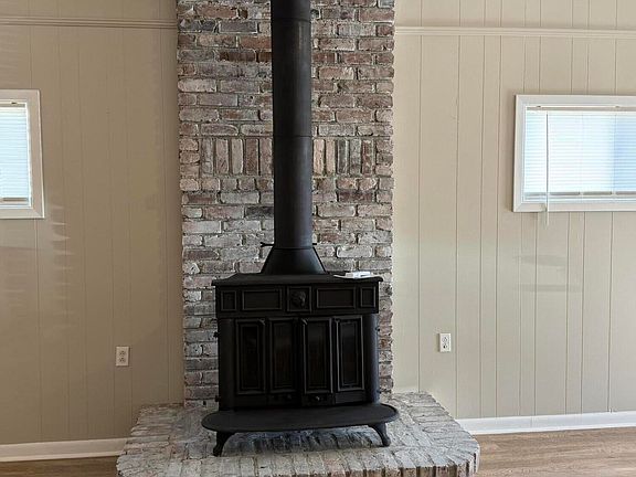 5th image of 1304 Westwood Rd