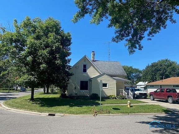 2nd image of 630 W Park St