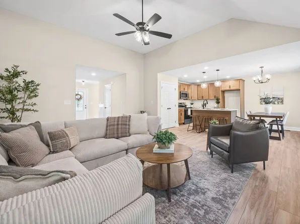 862 Burley Barn Rd, Clarksville, TN 37042