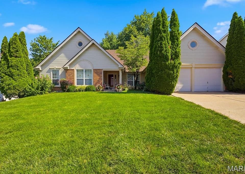 1st image of 12939 Broadridge Ln