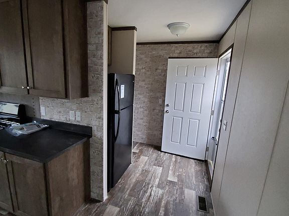 4th image of 112 Pepper Ln #236