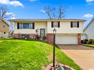 1712 W Pinewood Pl, Peoria, IL