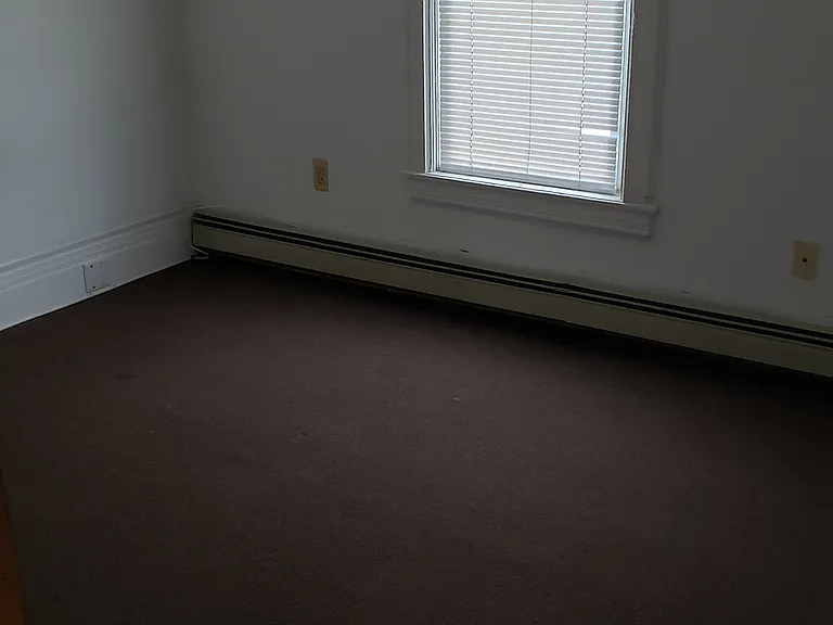Lincoln Ave — Photo 11