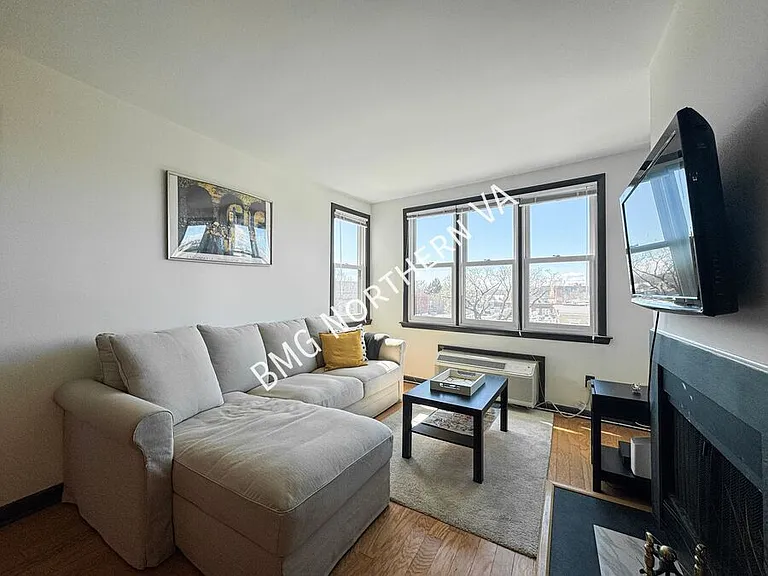 3217 Wisconsin Ave NW #3A — Photo 3