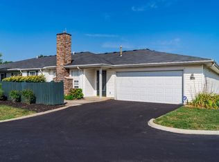 2401 Crystal Springs Dr, Hilliard, OH
