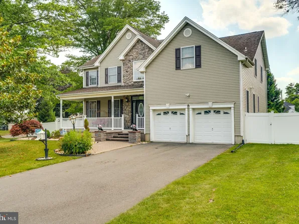 551 Hinckle Ave, Ewing, NJ 08628