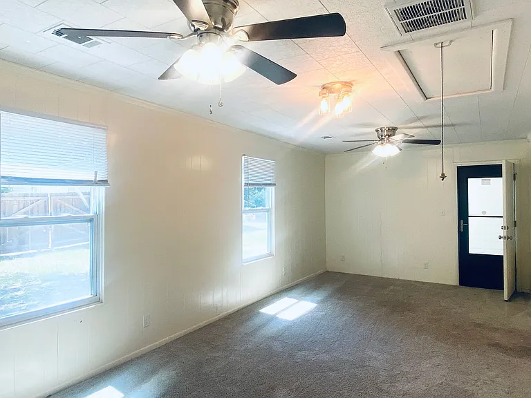 2315 Reva Cir — Photo 36