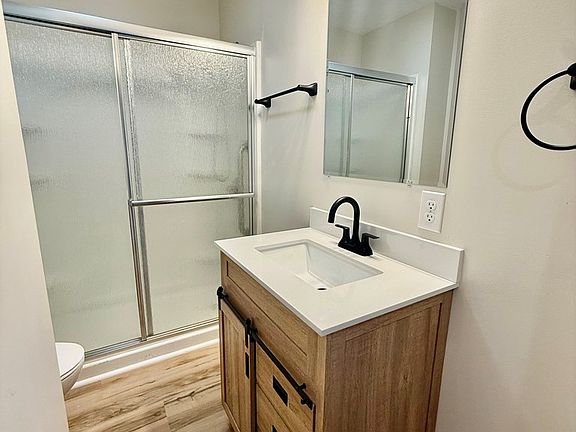 4th image of 218 Kings Addition Ln