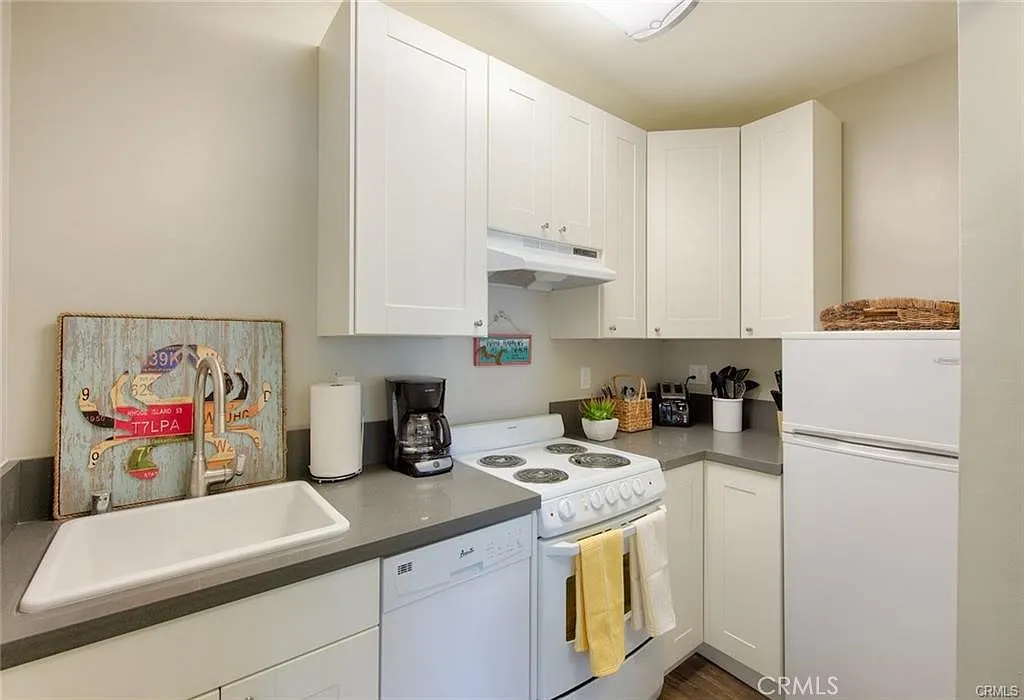 2 bed, 850 sqft, $3,950 — Photo 2