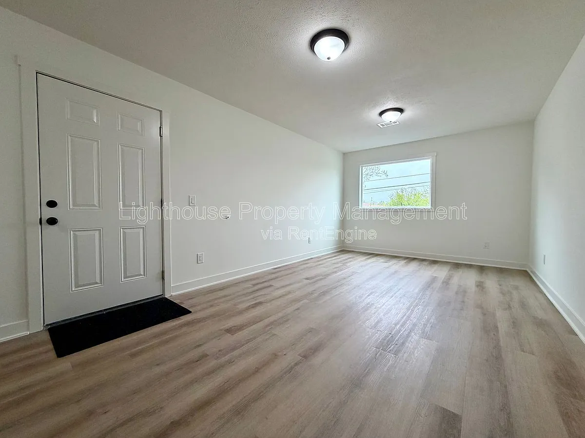 Building Photo - 310 Allen Ave #1