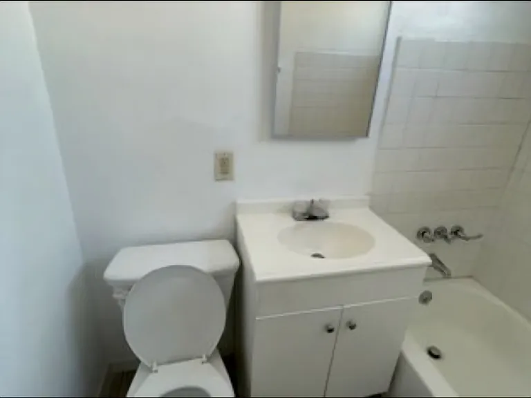 18151 Roscoe Blvd #G — Photo 10