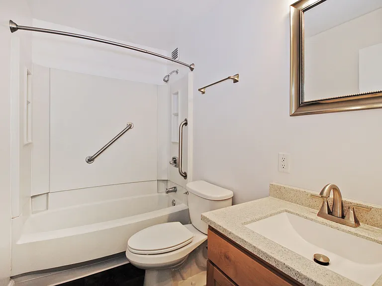 Bancroft Luxury Apartments — Photo 15