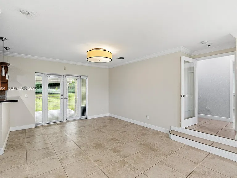 6801 SW 102nd Ave — Photo 10
