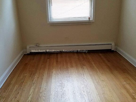 5th image of 1743 W Bryn Mawr Ave APT 21