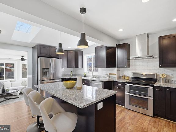 5th image of 1529 N Glebe Rd