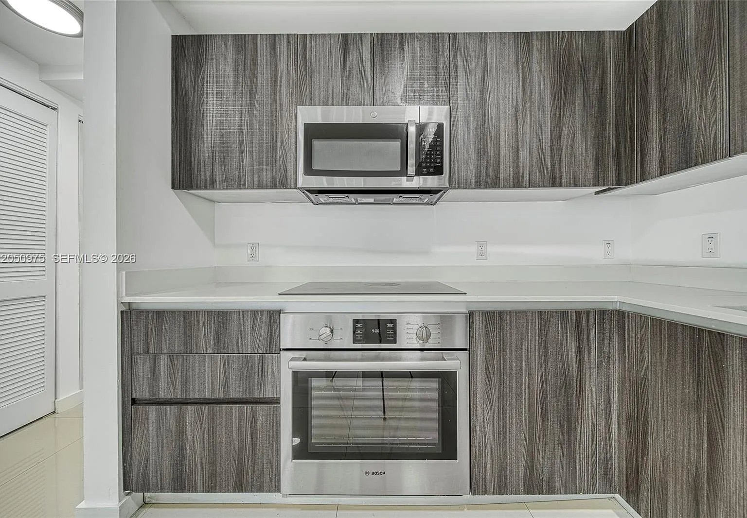 Aria On The Bay Condo — Photo 4