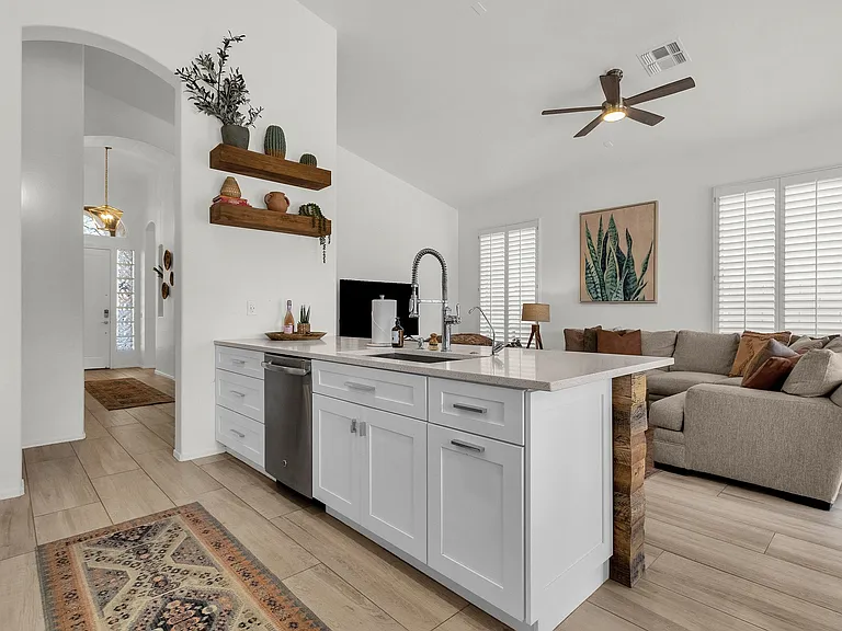 N Desert Oasis Mesa Ave — Photo 9
