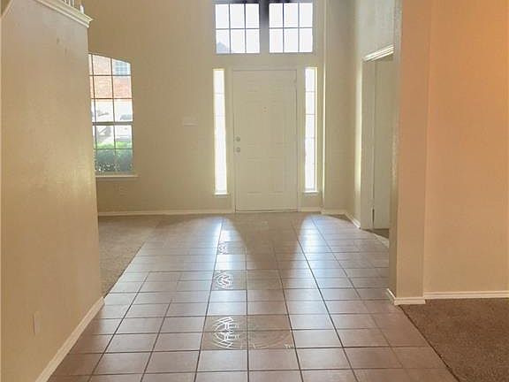 4th image of 5020 Stagecoach Way