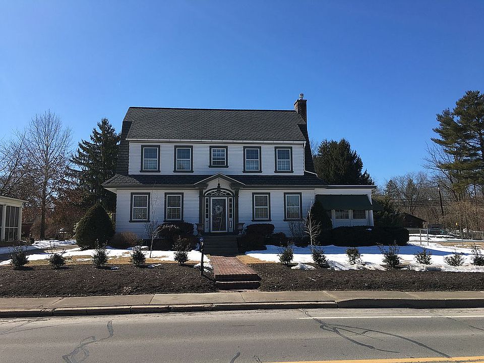 1st image of 1009 Main St