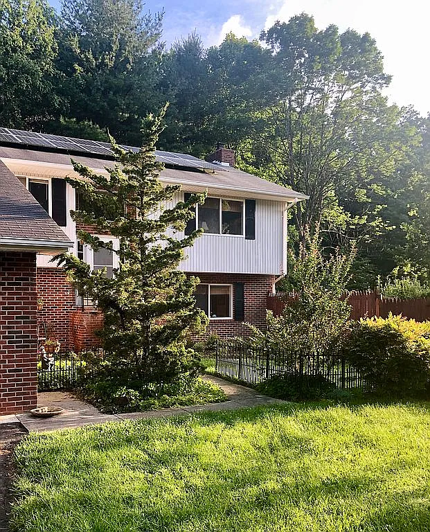 403 Georgia St photo 1