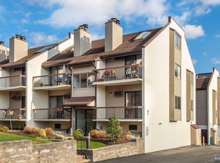 711 W Ridge Mews, Wood Ridge, NJ 07075