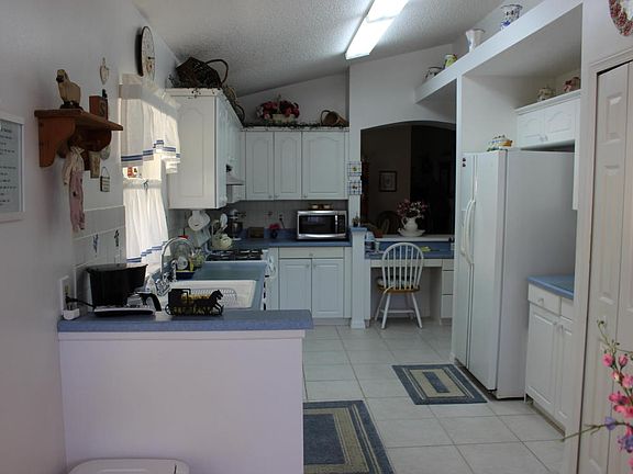 4th image of 3951 Saint Armens Cir