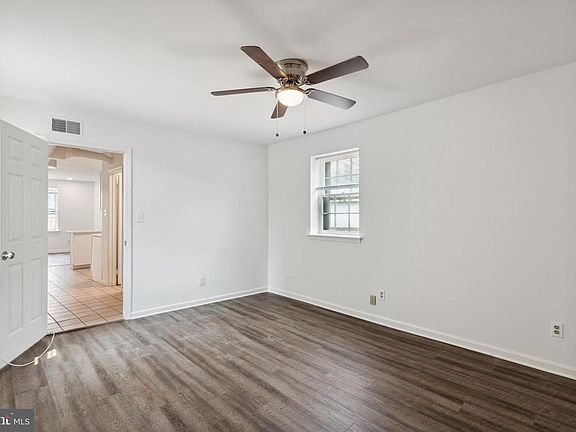 4th image of 117 Green Ln #2