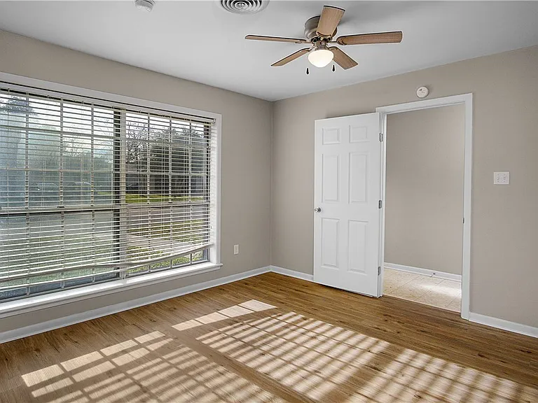 1003 Holik Dr — Photo 14