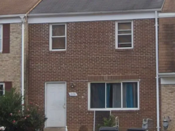 1224 Thomas Jefferson Pl, Fredericksburg, VA 22405