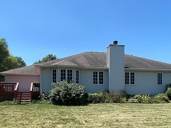 3rd image of 209 Oakwood Ln