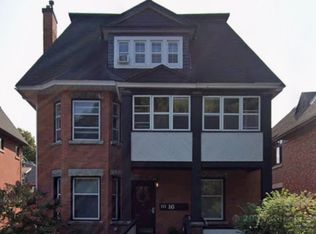 16 Powell Ave #3, Ottawa, ON K1S 2A1