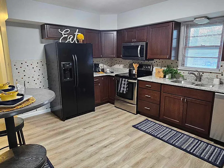 10 Carolyn St — Photo 10