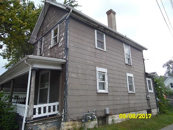 3rd image of 316 S Walnut Ave