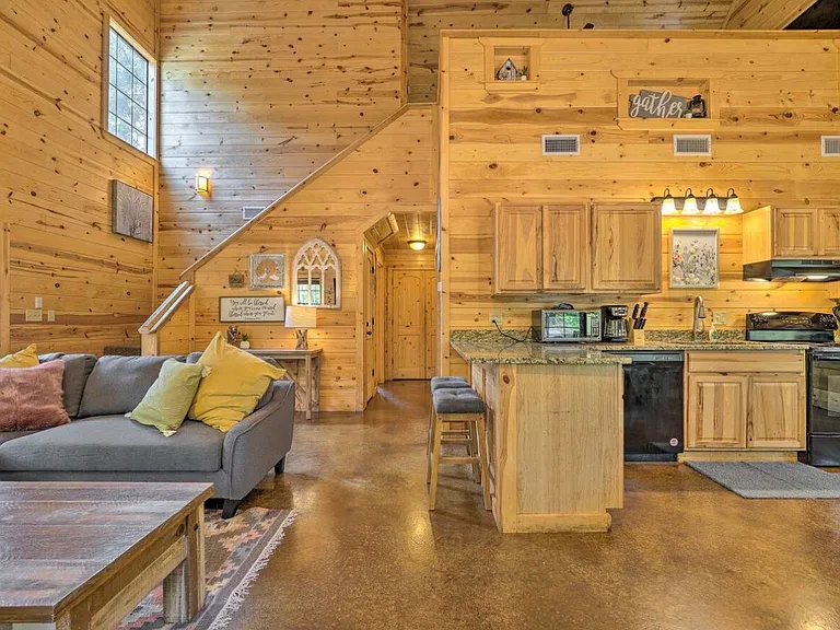 31 Neeson Wood Cir — Photo 3