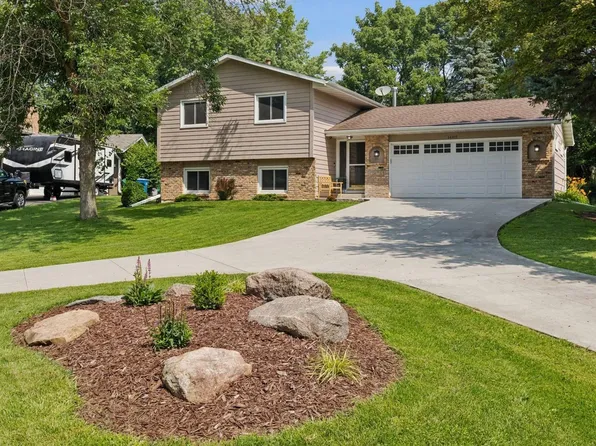 14410 40th Ave N, Plymouth, MN 55446