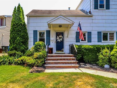 7 Nickie Ct, Iselin, NJ, 08830