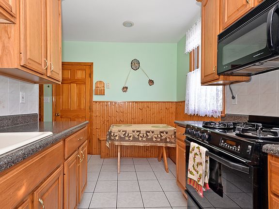 5th image of 18 Cliff St #2