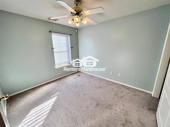 5th image of 3227 Lakeway Ln