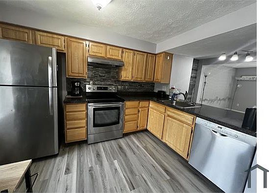 4th image of 7656 Fairbanks Ct