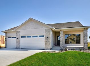 6011 NE Sherman Dr, Ankeny, IA 50021